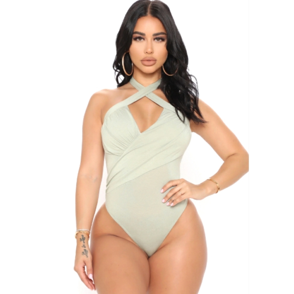 FASHION NOVA Olive Green Sleeveless Rushing Crossed Bodysuit Medium NWT - Picture 2 of 10